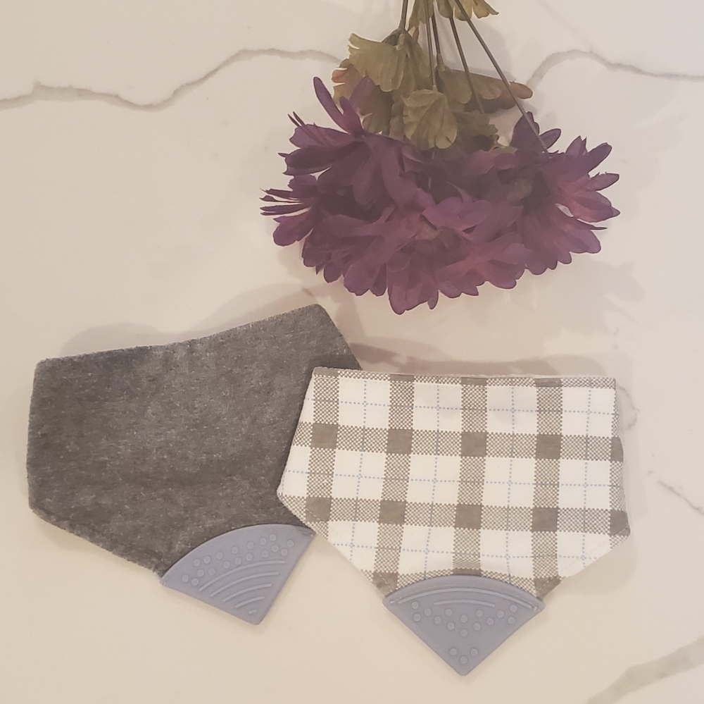 Bibs - Picture 2 of 4